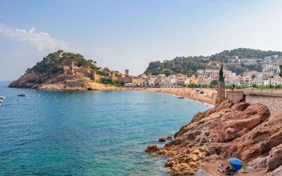 Tossa Beach Center Tossa de Mar Exterior photo