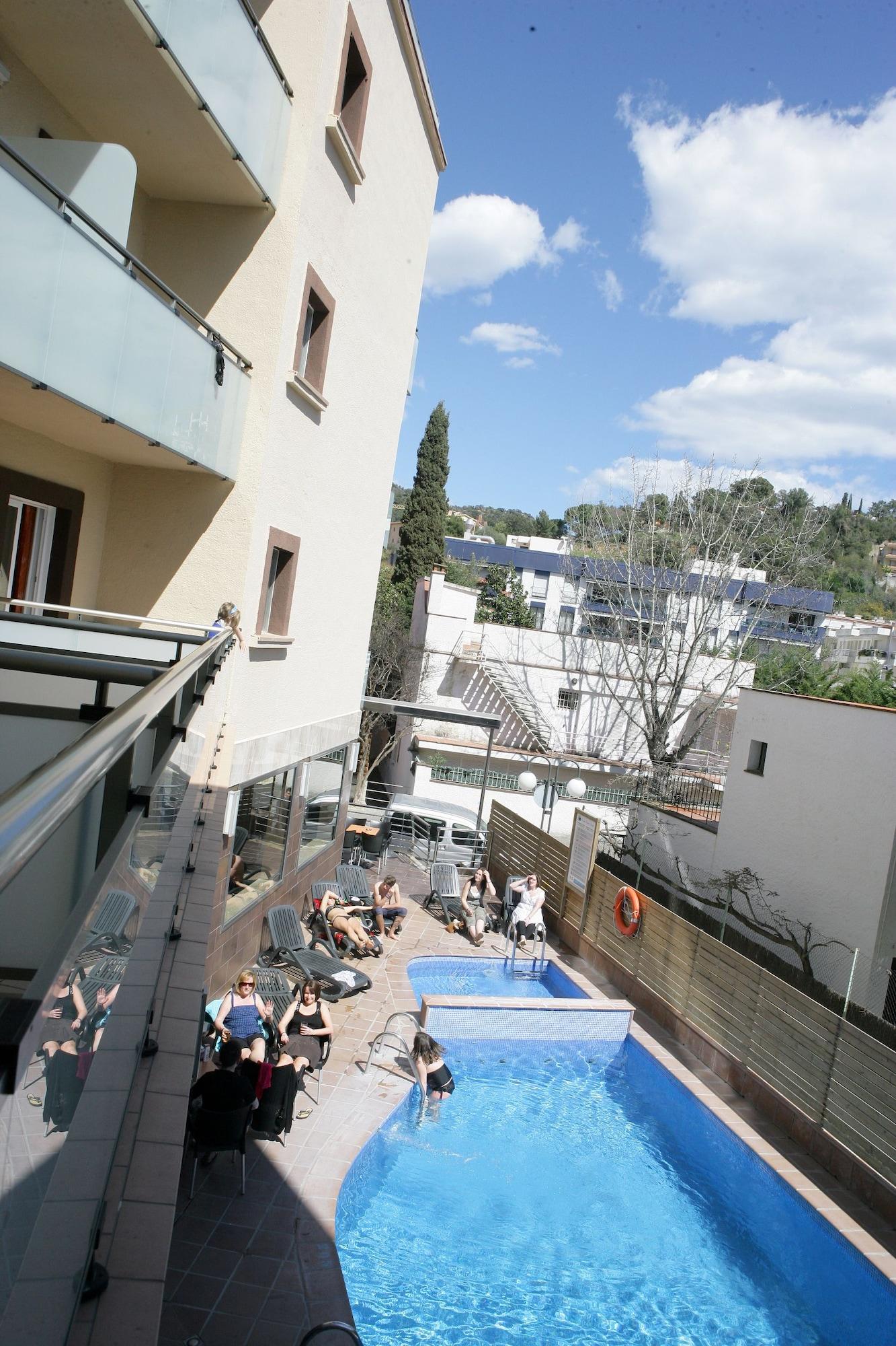 Tossa Beach Center Tossa de Mar Exterior photo