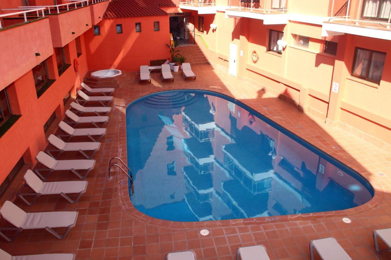 Tossa Beach Center Tossa de Mar Exterior photo